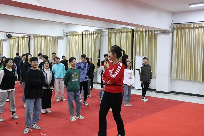 11.10青马团建.jpg 11.10青马团建.jpg